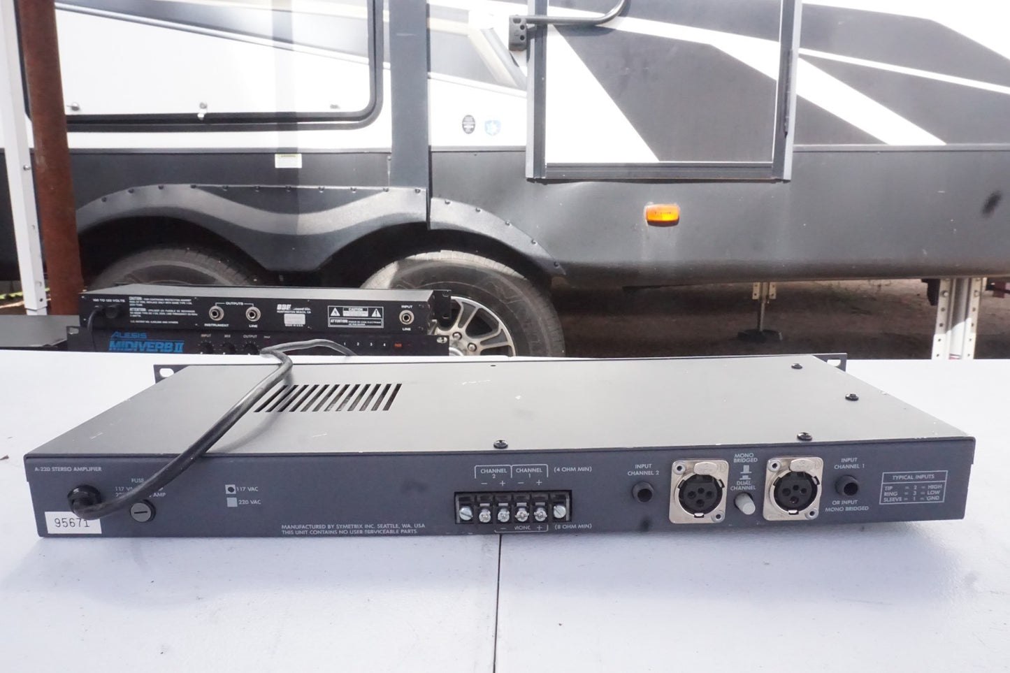 Symetrix A-220 Rackmount Stereo Amplifier