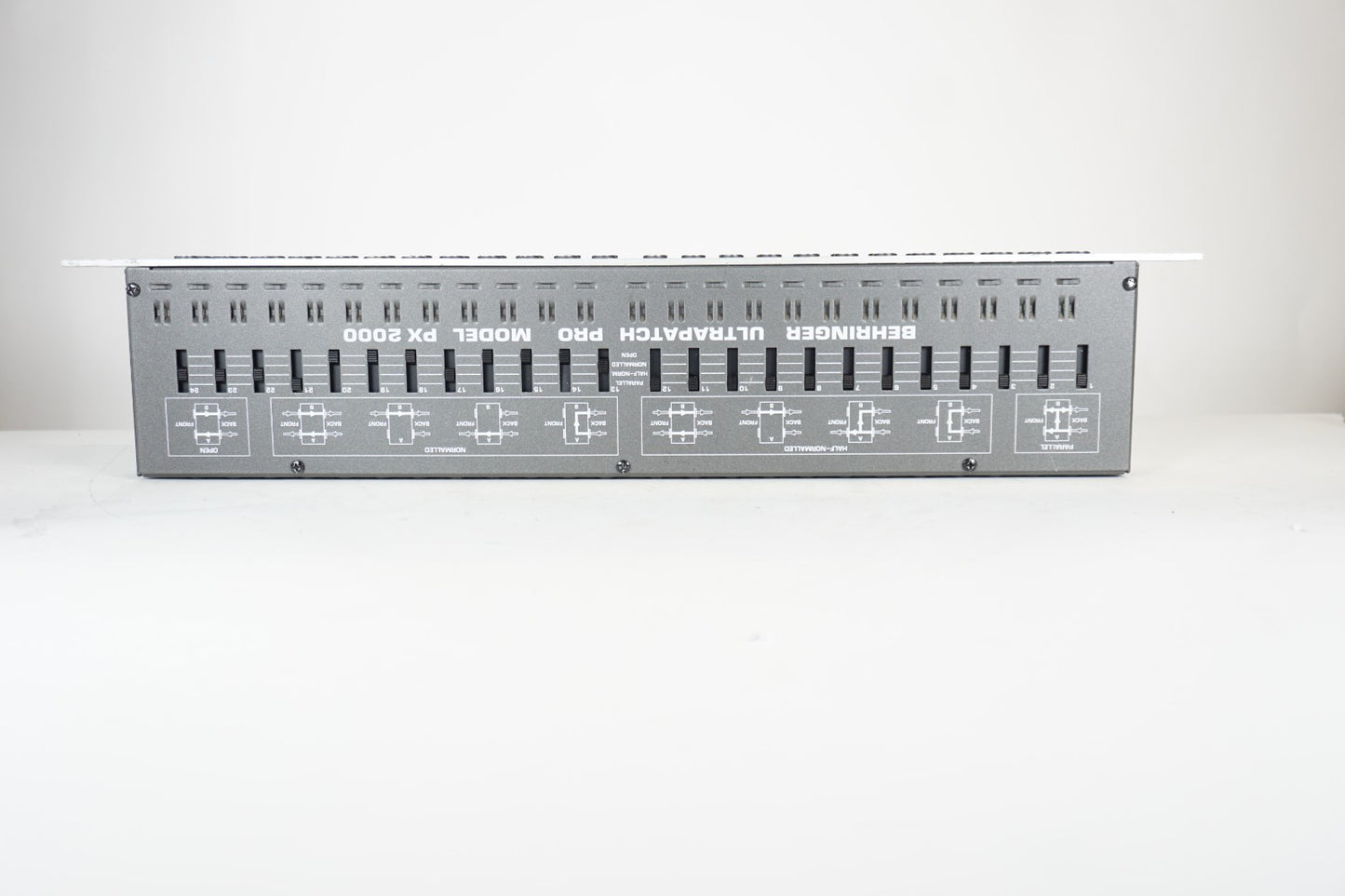 Behringer Ultrapatch Pro PX2000 48-Point Patchbay