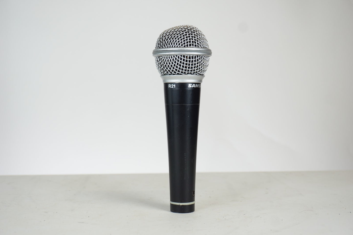 Samson R21 Dynamic Cardiod Handheld Microphone Black