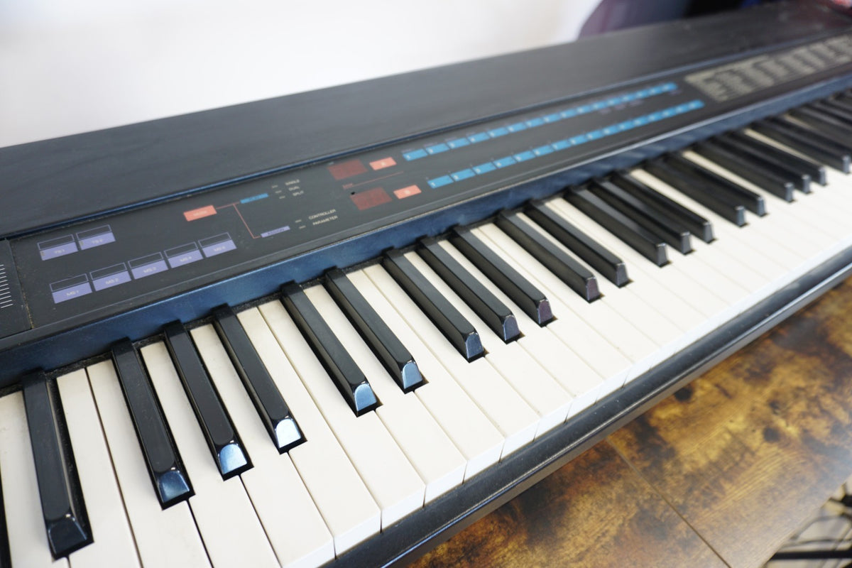 Yamaha KX88 88-key weighted MIDI controller keyboard