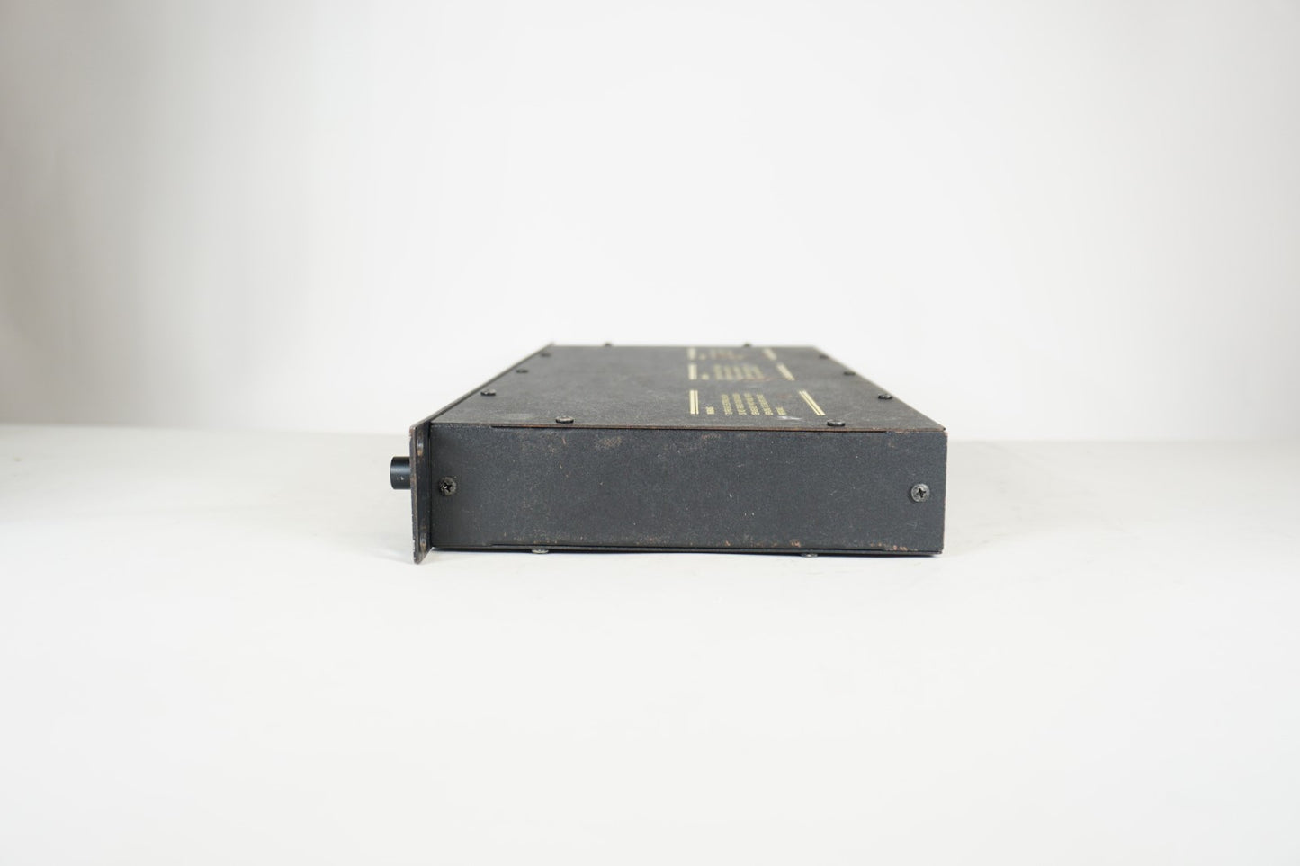 AB International Model 131 Graphic Equalizer Rack Unit Model 131LT
