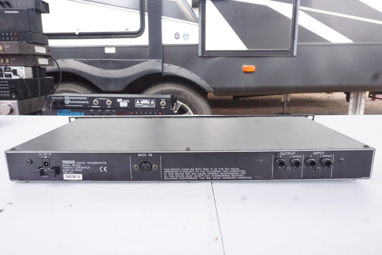 Yamaha REV100 - Digital Reverberator Effect Processor