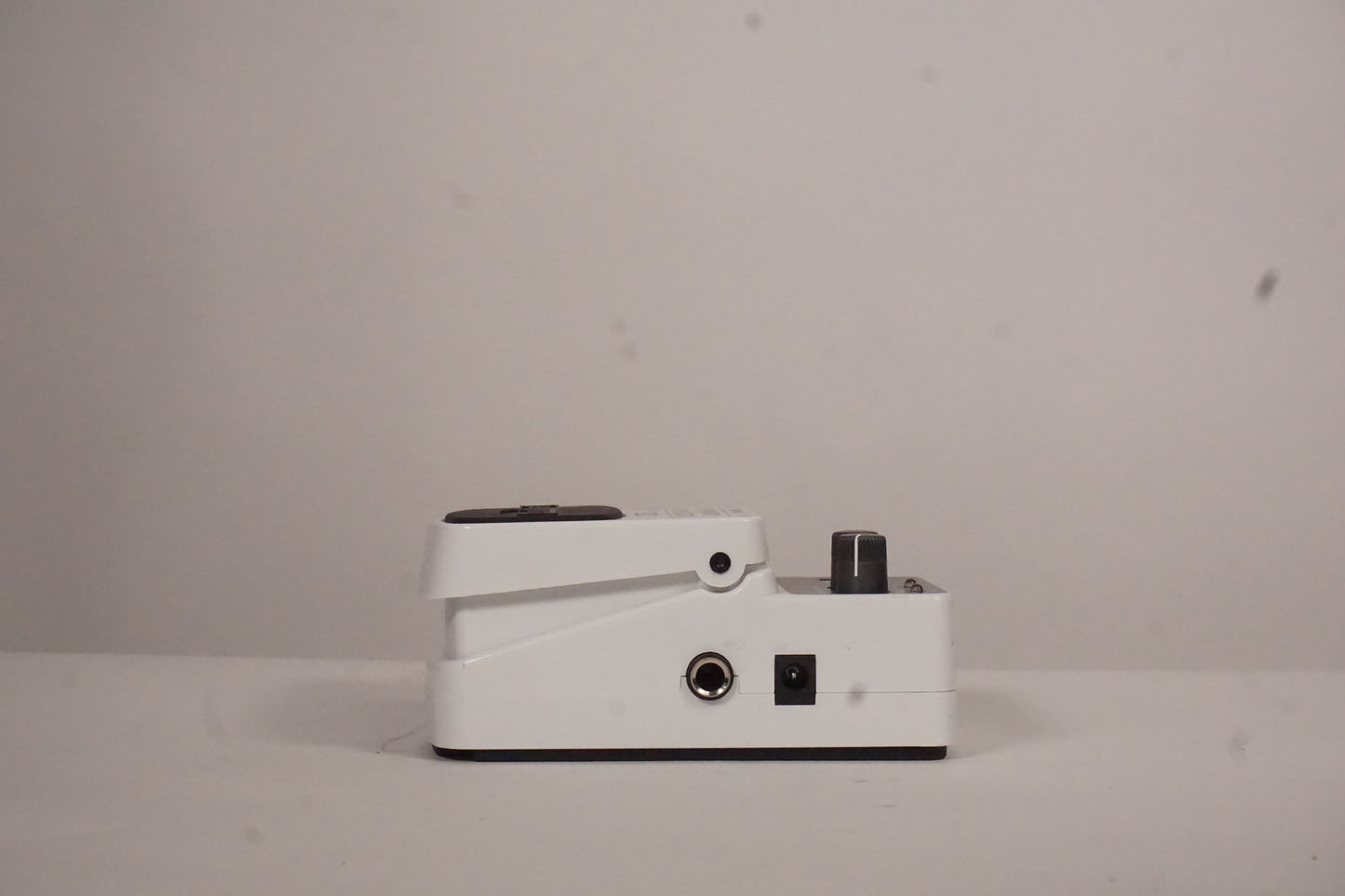 Behringer AB100 Instrument/Amp Selector