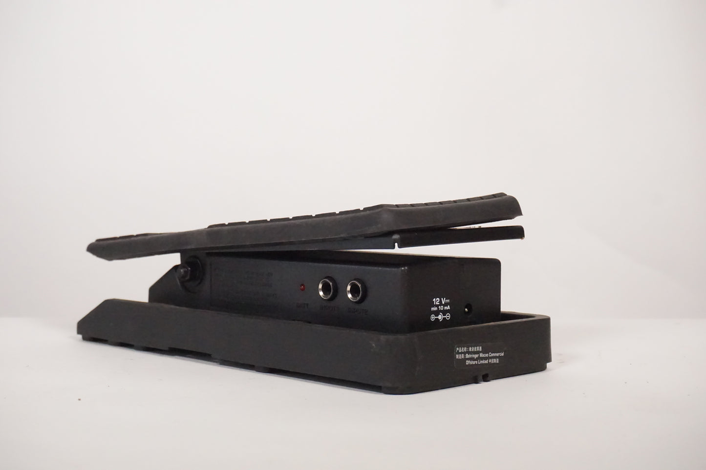 Behringer FCV100 Dual-Mode Foot Controller for Volume and Modulation Control